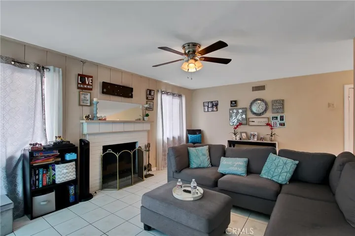 939 W Phillips Boulevard, Pomona, California 91766