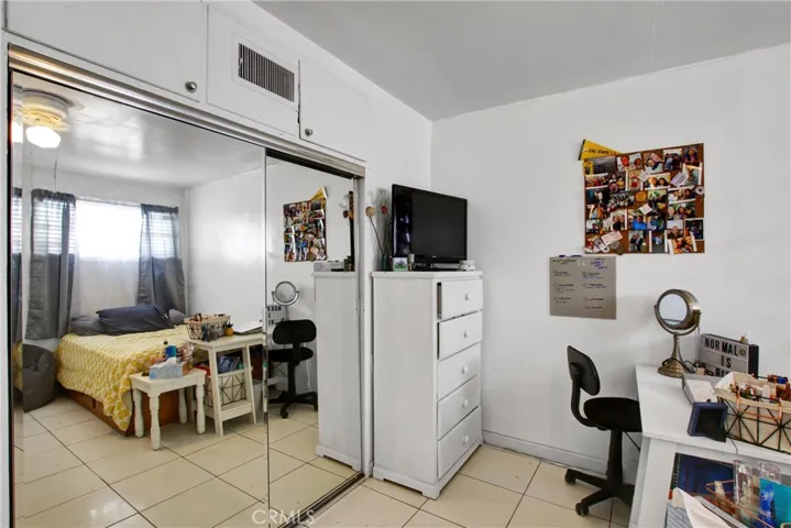 939 W Phillips Boulevard, Pomona, California 91766