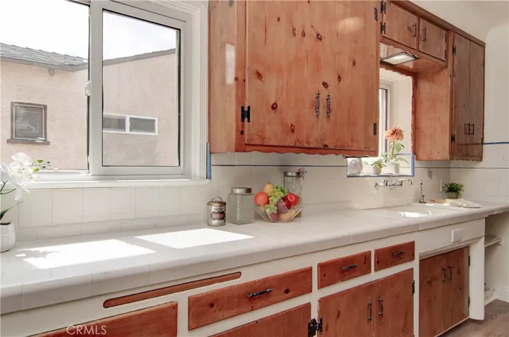 So much lovely natural light here...