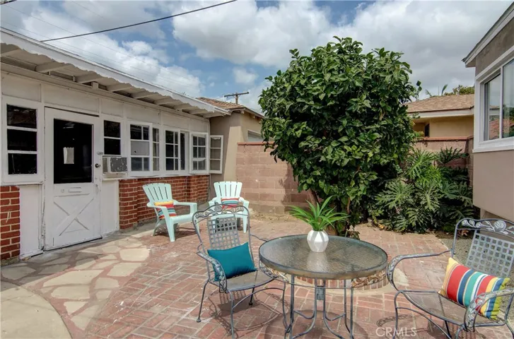 Cozy area for enjoying the sun or party time!