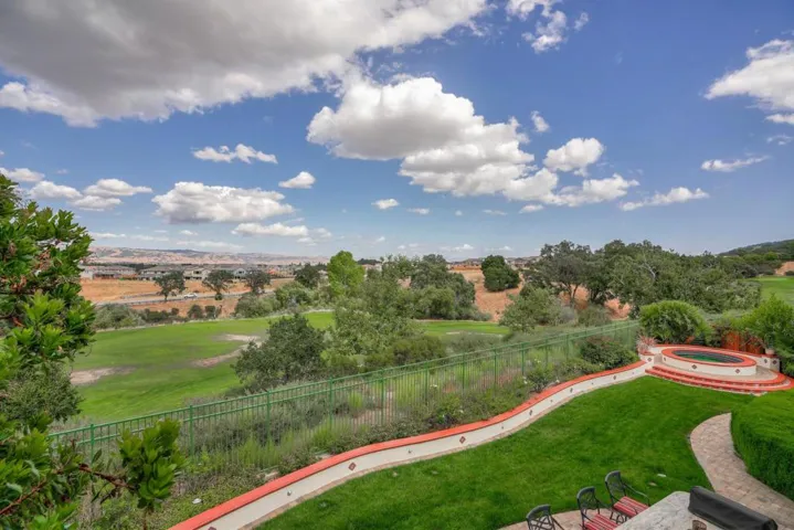 1935 Killarney Court, Gilroy, California 95020