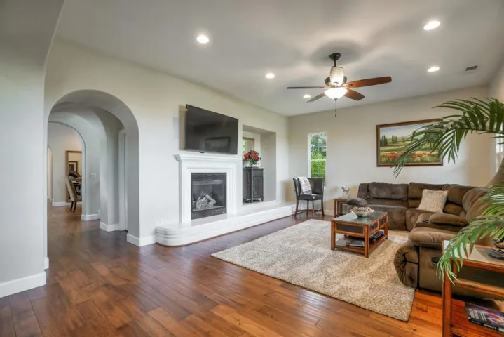 1935 Killarney Court, Gilroy, California 95020