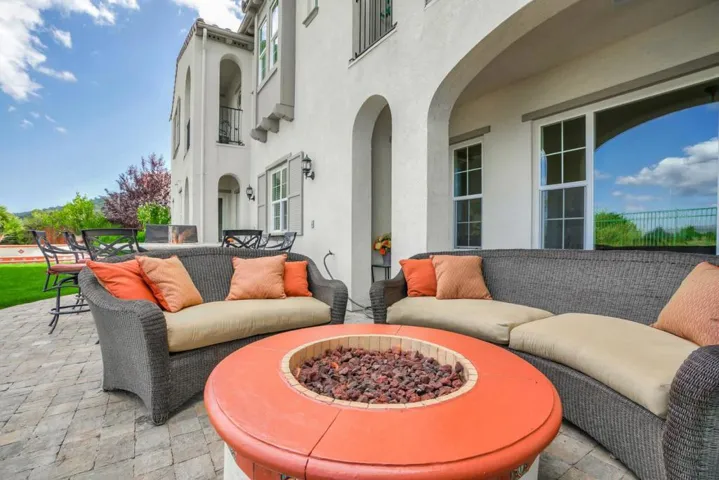 1935 Killarney Court, Gilroy, California 95020