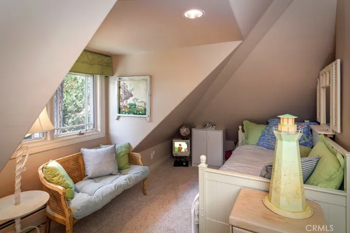 28175 N Shore Road, Lake Arrowhead, California 92352