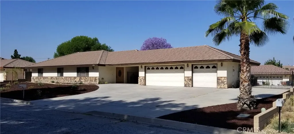 573 Lauresa Lane, Hemet, California 92544