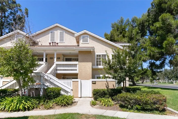 109 Greenfield 114, Irvine, California 92614