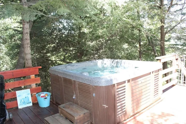 25183 Forest Lake Drive, Crestline, California 92325