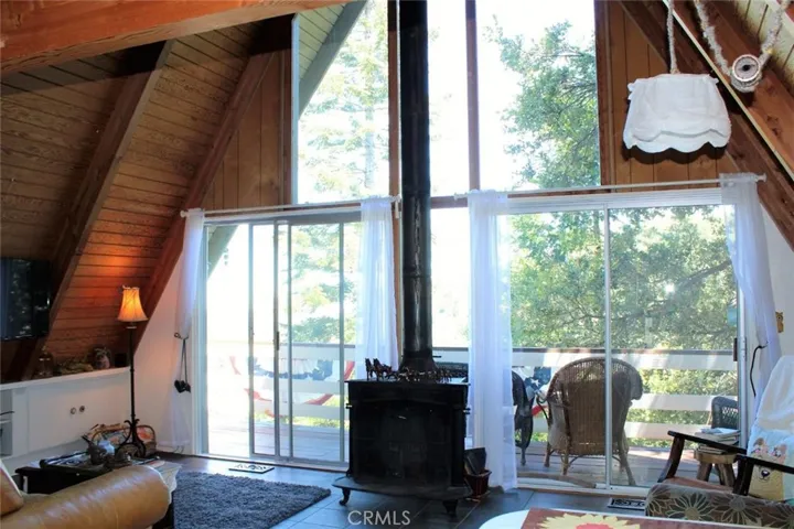 25183 Forest Lake Drive, Crestline, California 92325