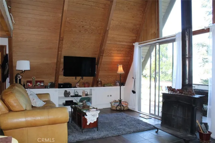 25183 Forest Lake Drive, Crestline, California 92325