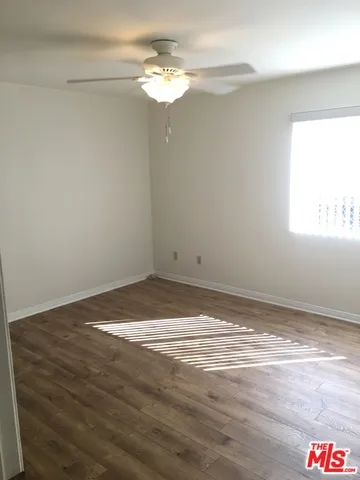 18408 Hatteras Street 13, Tarzana, California 91356