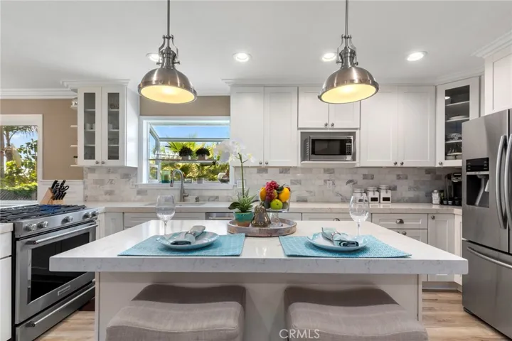 2725 Cardinal Drive, Costa Mesa, California 92626
