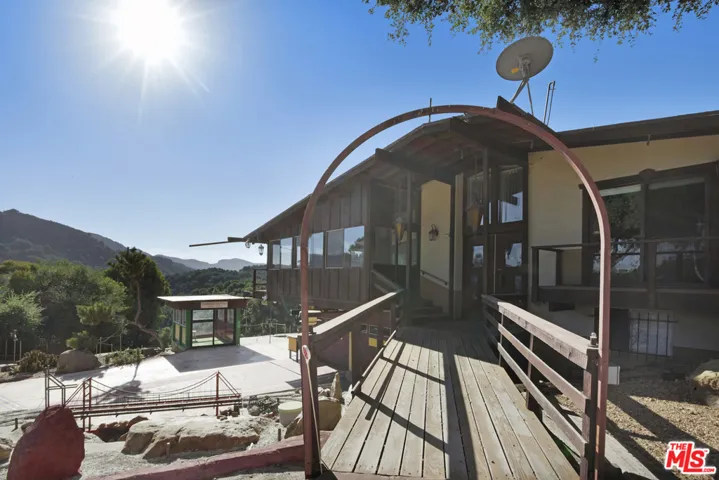 145 Old Church Road, Topanga, California 90290