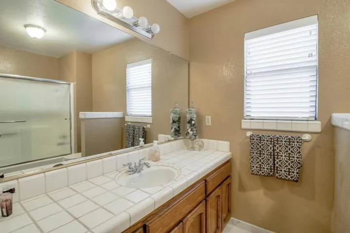 1031 Clearview Drive, Hollister, California 95023