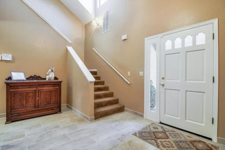 1031 Clearview Drive, Hollister, California 95023
