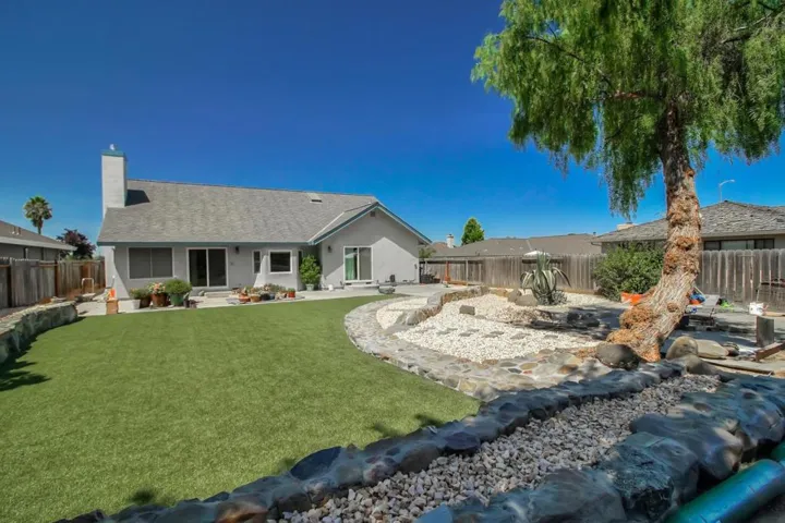 1031 Clearview Drive, Hollister, California 95023