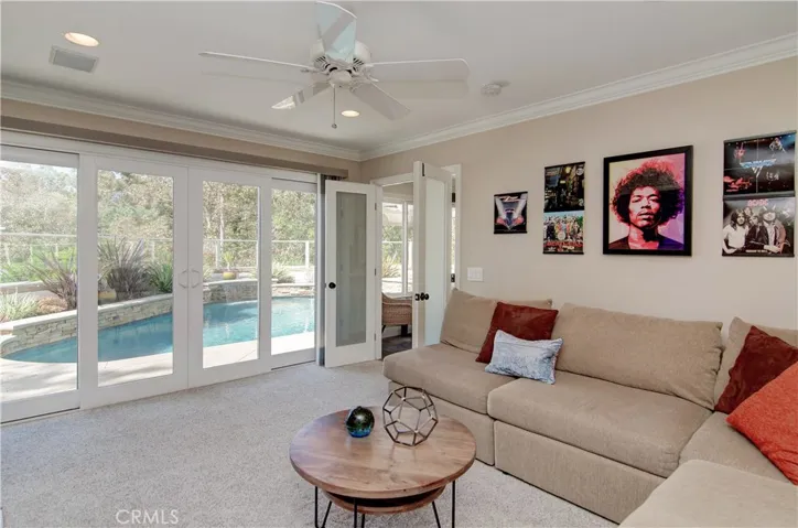 Double slider opens to create the ultimate flow between indoors and outdoors.