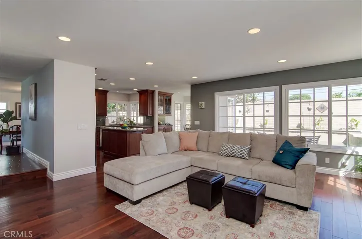 Open concept plan provides easy flow between family room, kitchen and breakfast room.