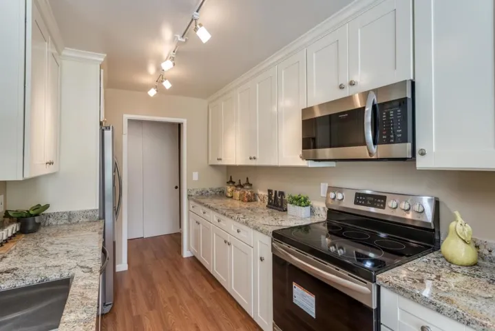 1456 San Carlos Avenue 101, San Carlos, California 94070