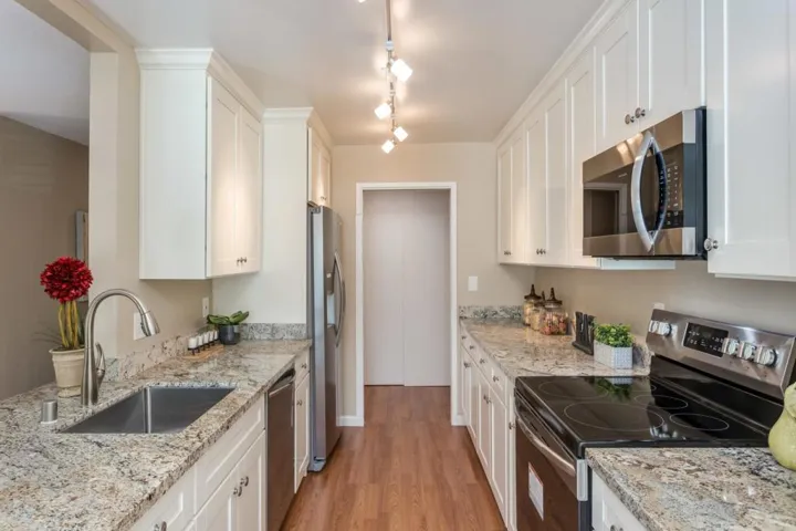 1456 San Carlos Avenue 101, San Carlos, California 94070