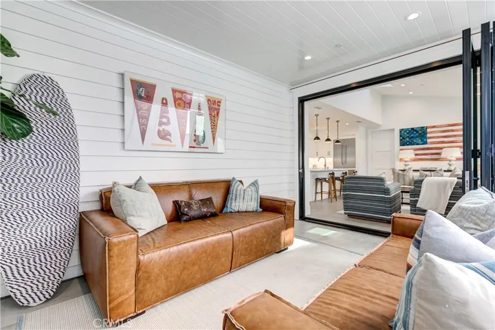427 1/2 Marigold Avenue, Corona Del Mar, California 92625