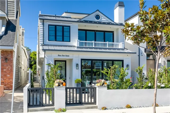 427 1/2 Marigold Avenue, Corona Del Mar, California 92625