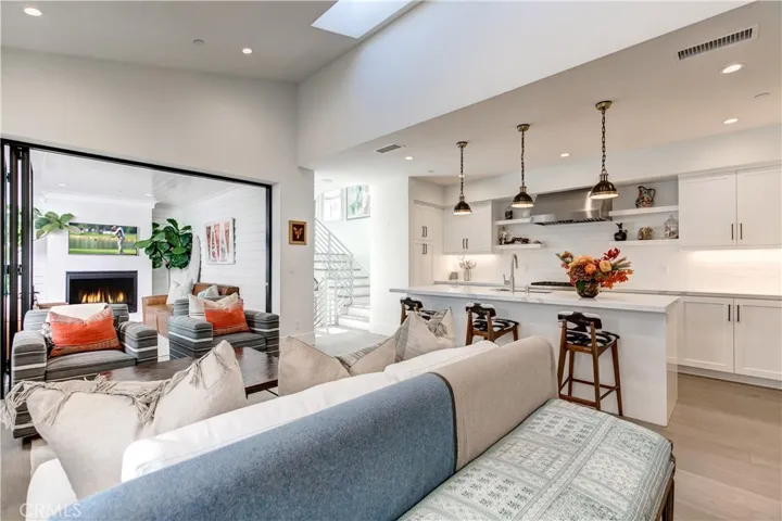 427 1/2 Marigold Avenue, Corona Del Mar, California 92625