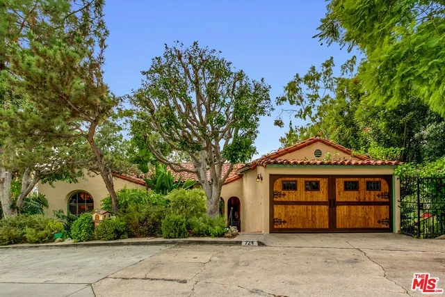 724 Luton Drive, Glendale, California 91206