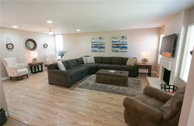22 Butterfield 11, Irvine, California 92604