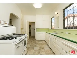147 N Poinsettia Place, Los Angeles, California 90036