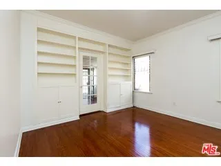 147 N Poinsettia Place, Los Angeles, California 90036