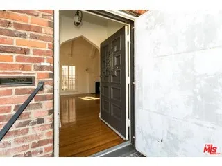 147 N Poinsettia Place, Los Angeles, California 90036