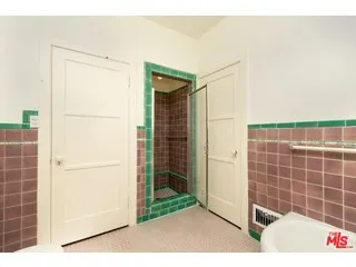 147 N Poinsettia Place, Los Angeles, California 90036