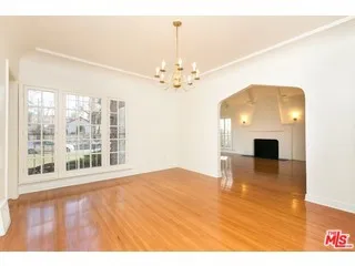 147 N Poinsettia Place, Los Angeles, California 90036