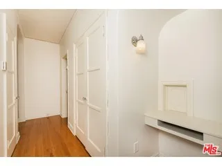 147 N Poinsettia Place, Los Angeles, California 90036