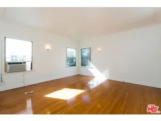 147 N Poinsettia Place, Los Angeles, California 90036