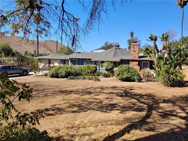 11169 Western Hills Drive, Riverside, California 92505