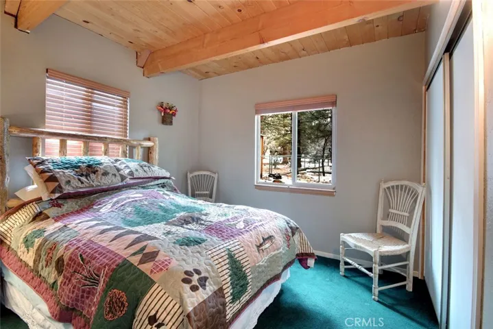 662 Maple Lane, Sugarloaf, California 92386