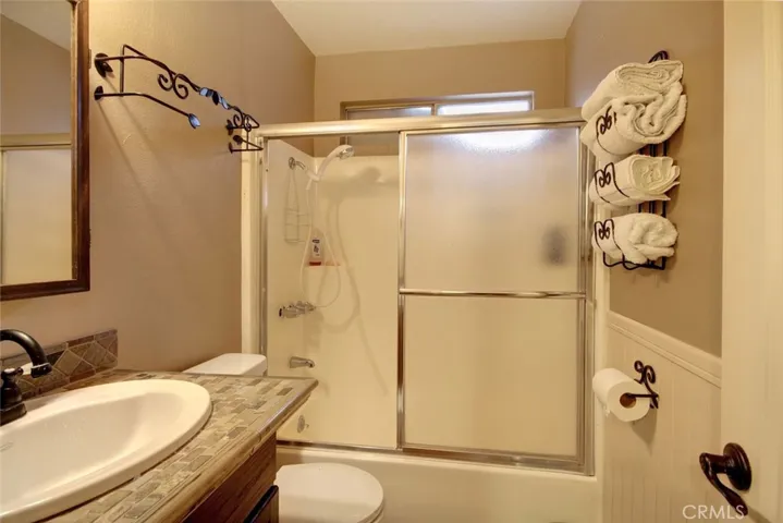 662 Maple Lane, Sugarloaf, California 92386