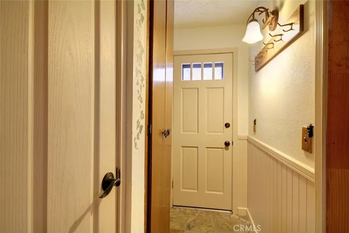 662 Maple Lane, Sugarloaf, California 92386