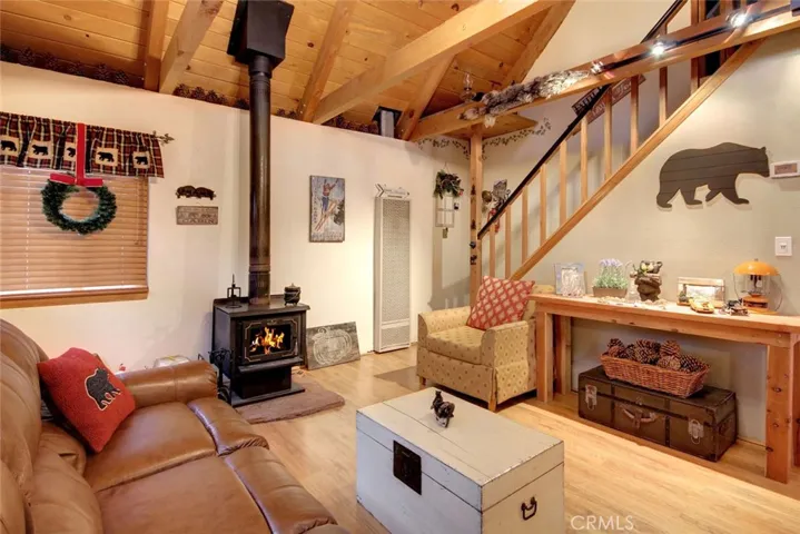 662 Maple Lane, Sugarloaf, California 92386
