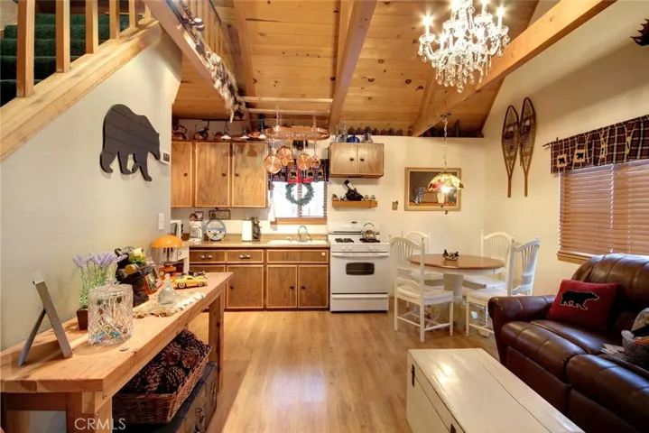 662 Maple Lane, Sugarloaf, California 92386
