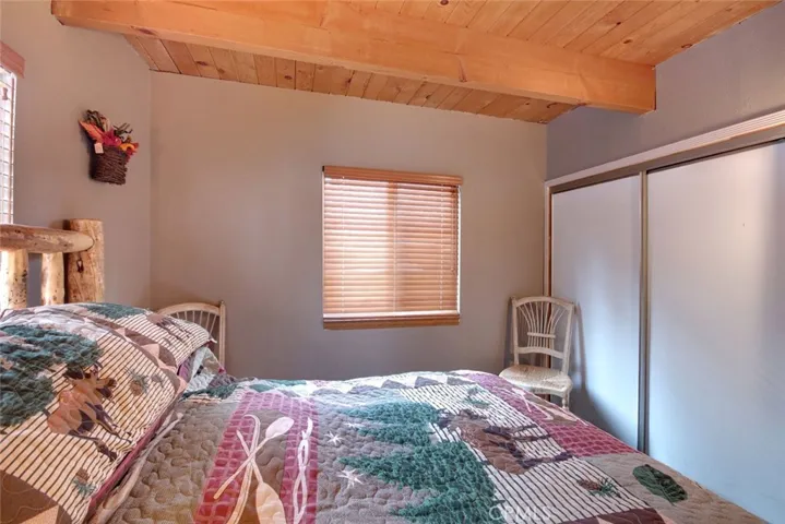 662 Maple Lane, Sugarloaf, California 92386