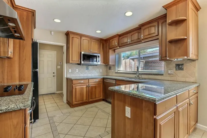 3497 Ensalmo Avenue, San Jose, California 95118