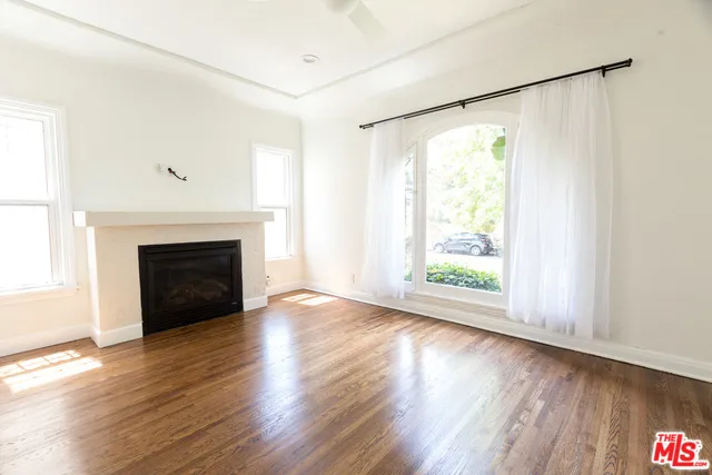 1202 S Cloverdale Avenue 1, Los Angeles, California 90019
