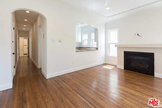 1202 S Cloverdale Avenue 1, Los Angeles, California 90019