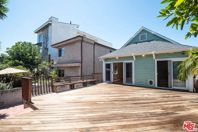 23 Sunset Avenue, Venice, California 90291