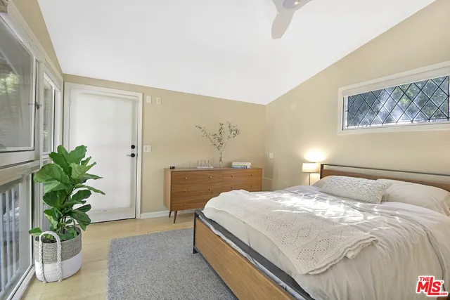 1178 N Topanga Canyon, Topanga, California 90290