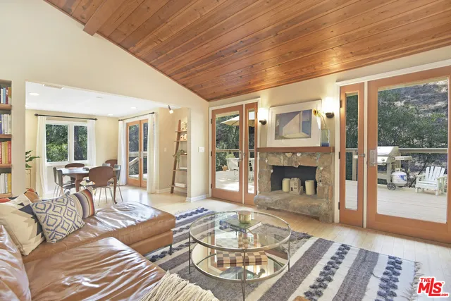 1178 N Topanga Canyon, Topanga, California 90290