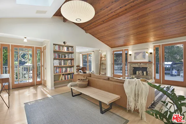 1178 N Topanga Canyon, Topanga, California 90290