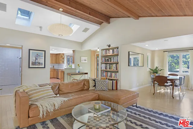 1178 N Topanga Canyon, Topanga, California 90290